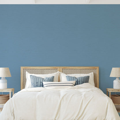 Grasscloth wallpaper Natural Textured Eco-Friendly Non-toxic High-quality Sustainable Interior Design Bold Custom Tailor-made Retro chic tropical Coastal Garden Seaside Seashore Waterfront Vacation home styling Retreat Relaxed beach vibes Beach cottage Shoreline Oceanfront Nautical Cabana preppy luxury timeless nature inspired french light blue sky ocean bedroom